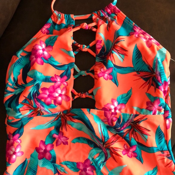 Arizona Floral Tankini Swimsuit Top Juniors - Picture 5 of 8